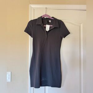 H&M Gray Collar Dress
Never Worn
Size Medium